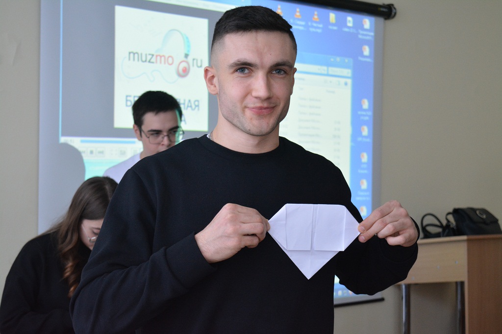ДНЮ ДОБРОВОЛЬЦА ПОСВЯЩАЕТСЯ